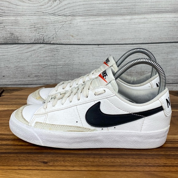 Nike Blazer Low '77 Black White Sneaker Women’s Shoe Size 5 Youth Size 3.5 - Picture 1 of 12